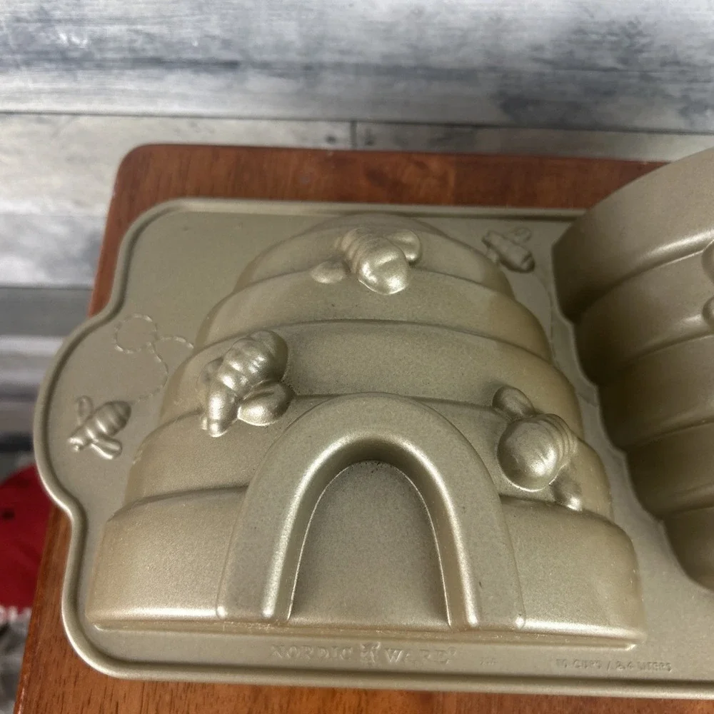 Nordic Ware Beehive Cake Pan 10 Cup
